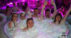 Hottub - Cinema con Vasche Idromassaggio